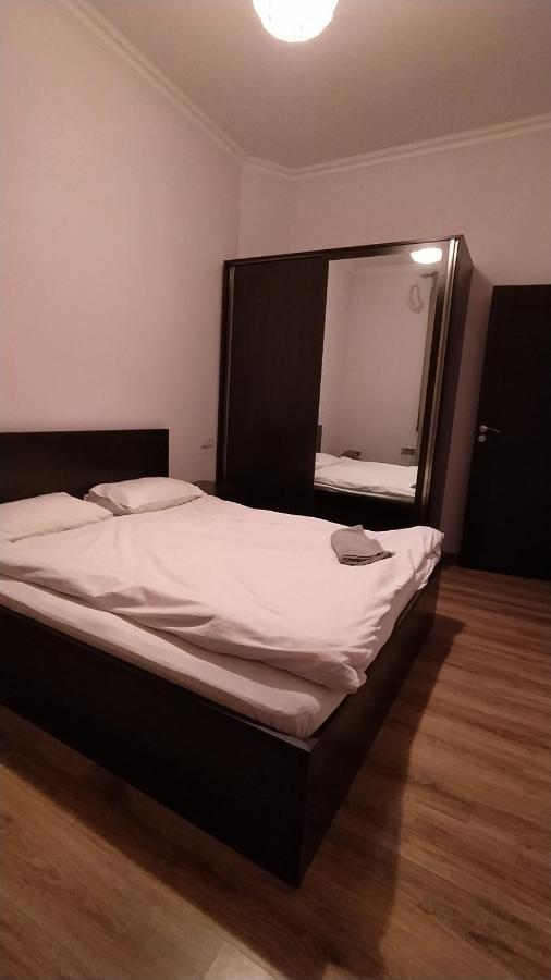 Elite Apartments 耶烈万 外观 照片