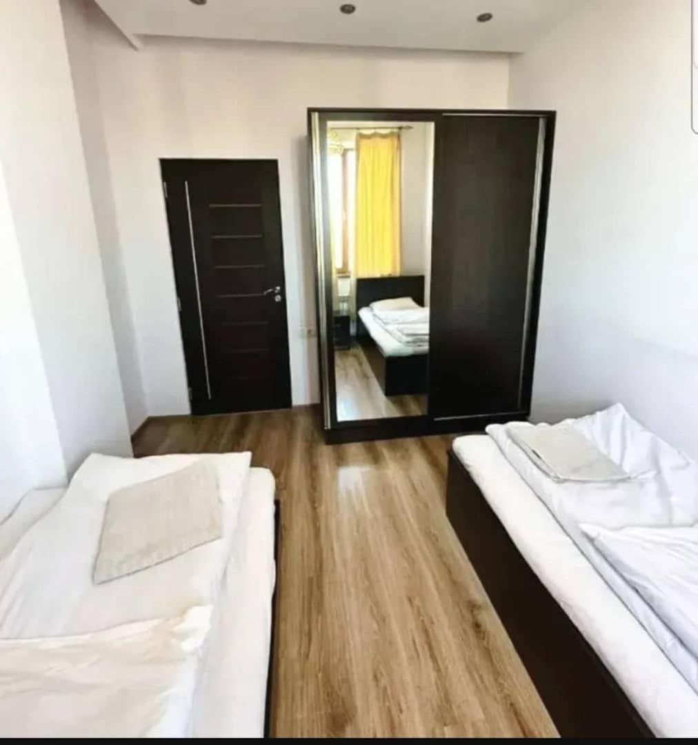 Elite Apartments 耶烈万 外观 照片