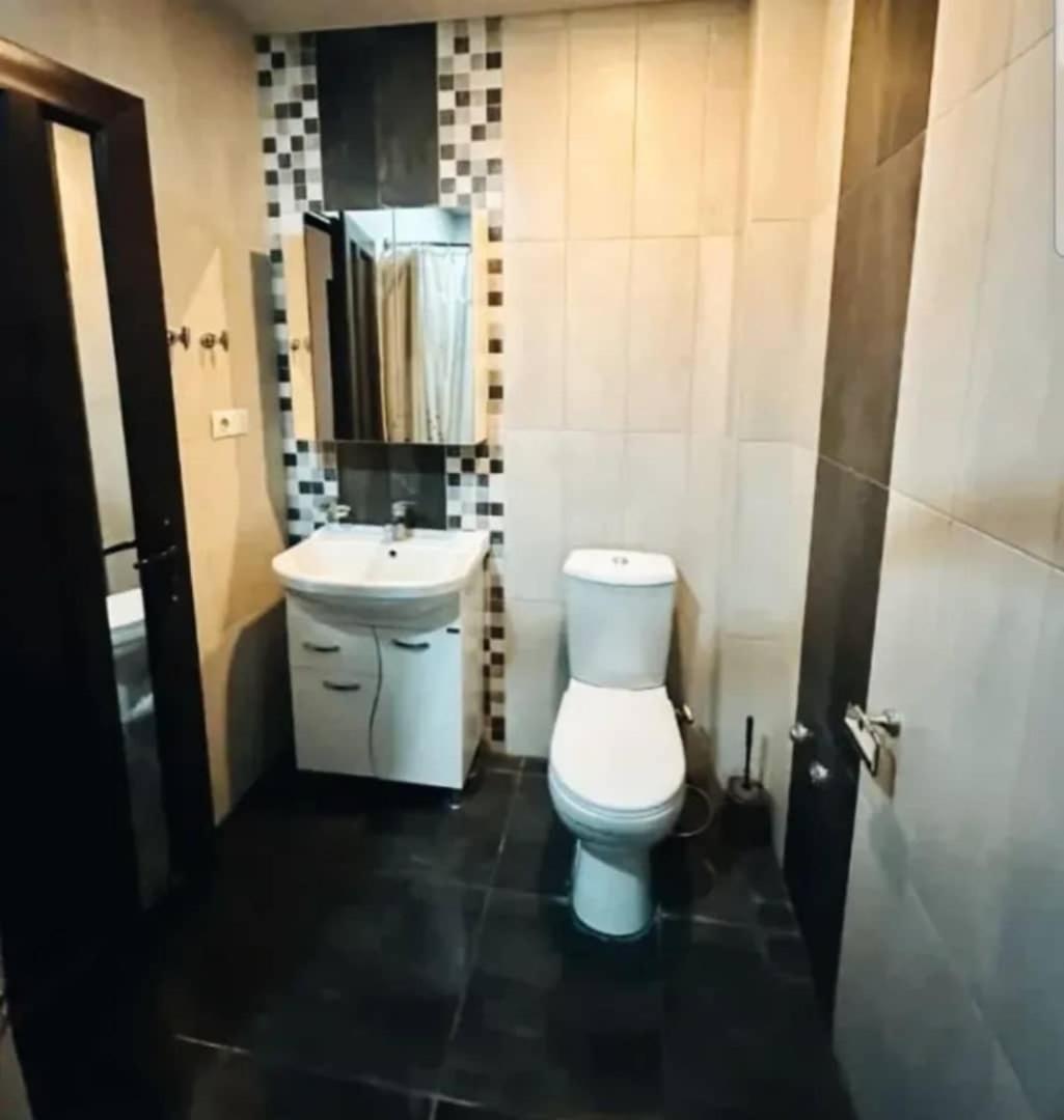 Elite Apartments 耶烈万 外观 照片