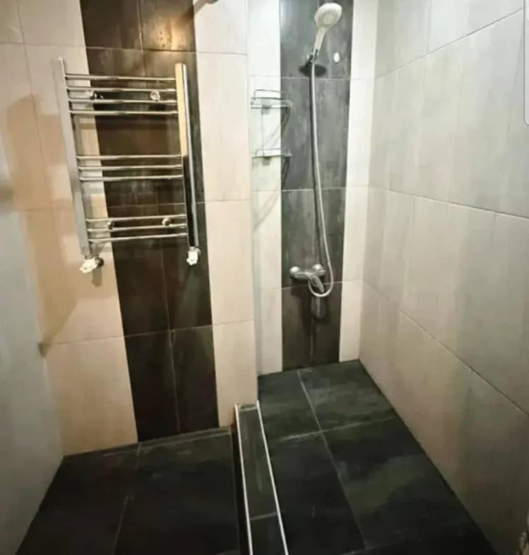 Elite Apartments 耶烈万 外观 照片