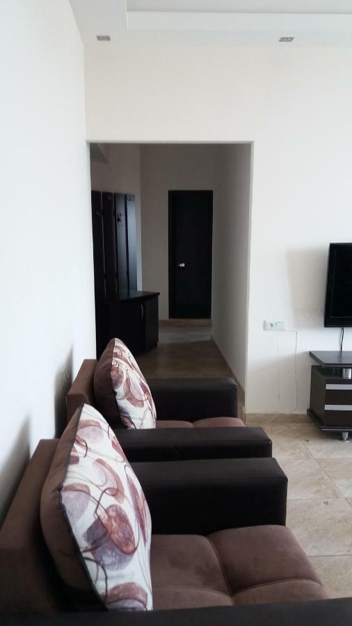Elite Apartments 耶烈万 外观 照片